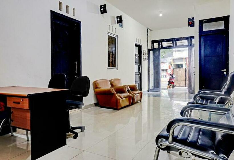 فندق Oyo 90689 Lily House