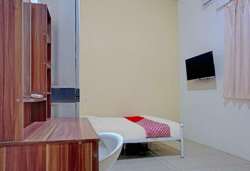 فندق Oyo 90689 Lily House