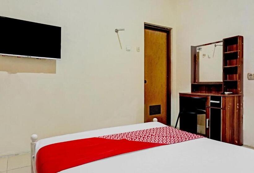 فندق Oyo 90689 Lily House