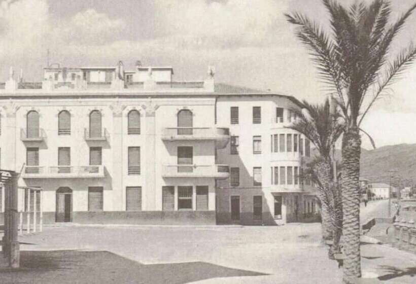 Apartamentos Senabre Palais