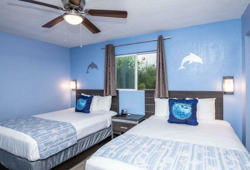 Отель Aqua Breeze Inn