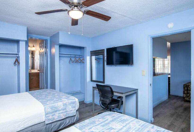 Отель Aqua Breeze Inn