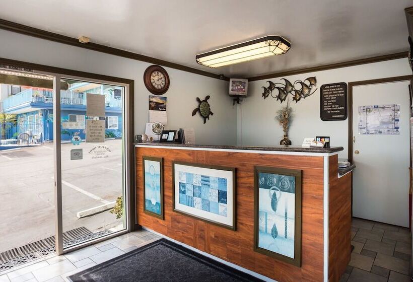 Отель Aqua Breeze Inn