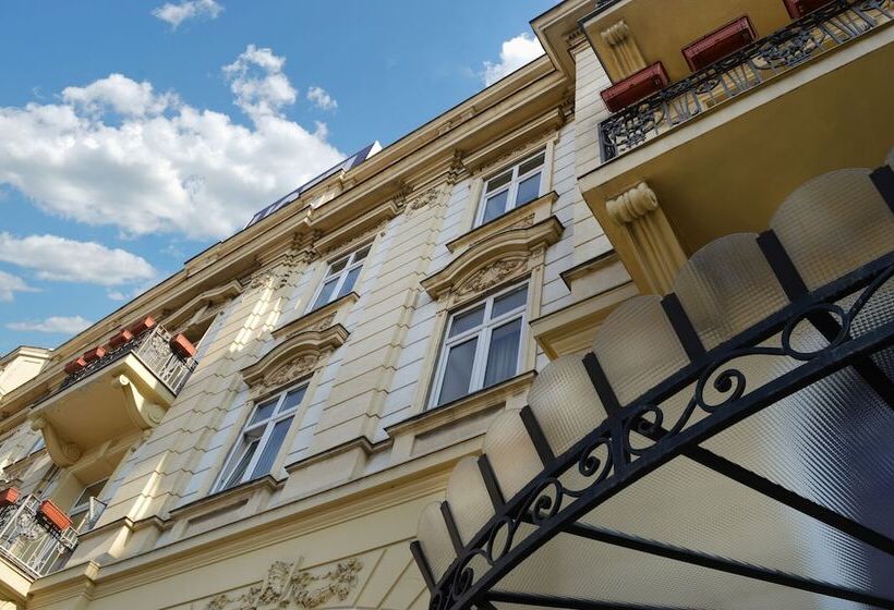 هتل Belgrade City