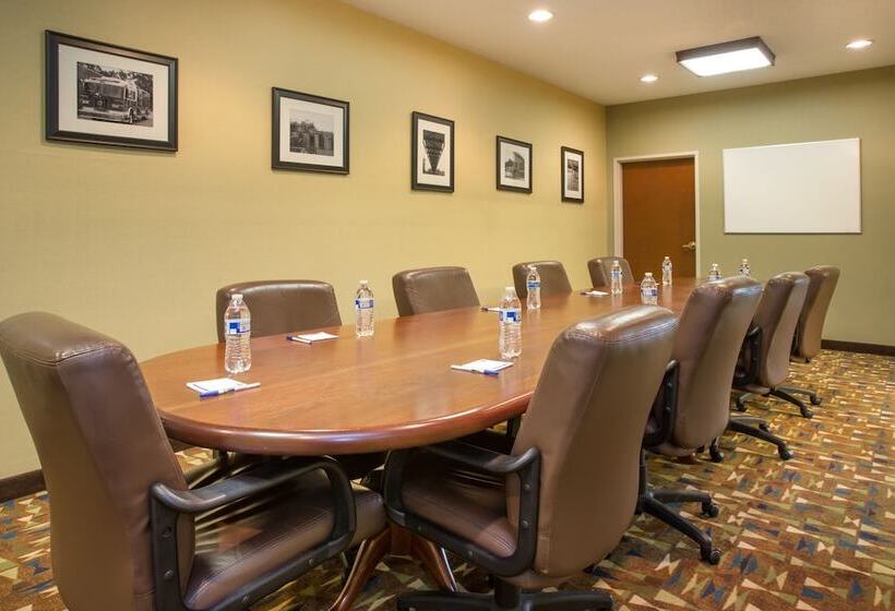 Holiday Inn Express Hotel & Suites Kalamazoo By Ihg