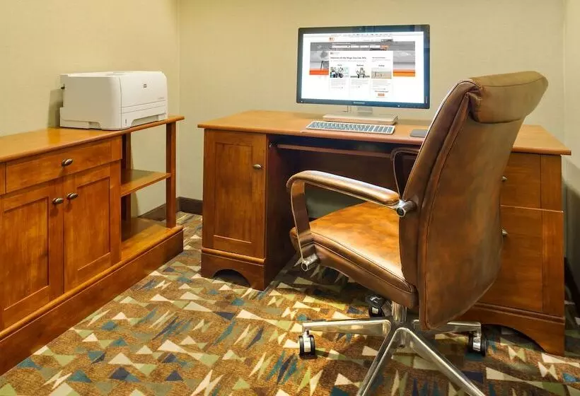 Holiday Inn Express Hotel & Suites Kalamazoo By Ihg