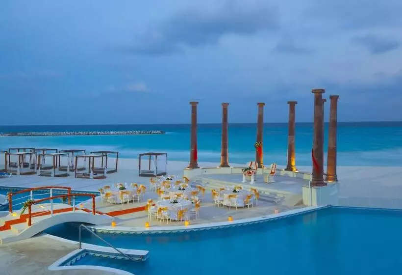 ホテル Krystal® Cancun All Inclusive