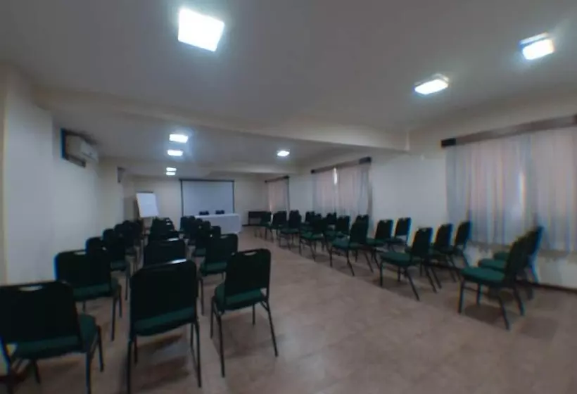 ホテル Premium Pirassununga