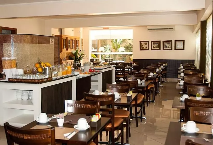 ホテル Premium Pirassununga