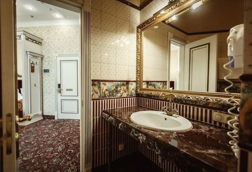 Royal Hotel De Paris