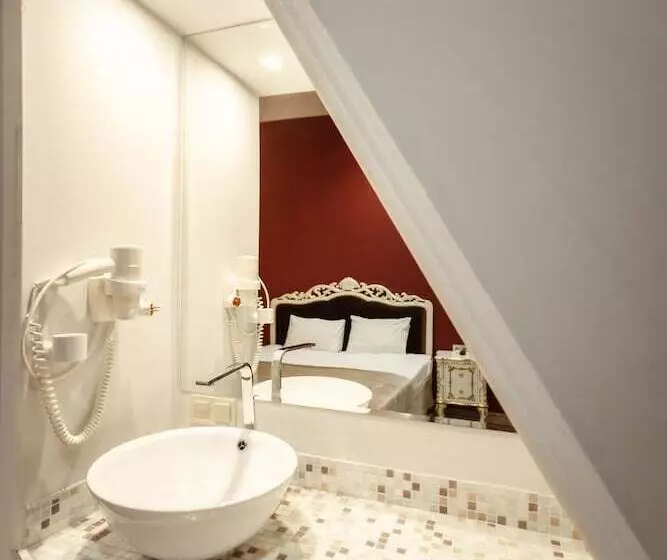 Royal Hotel De Paris