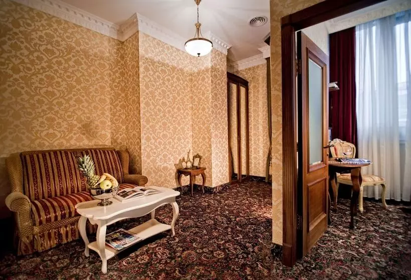 Royal Hotel De Paris