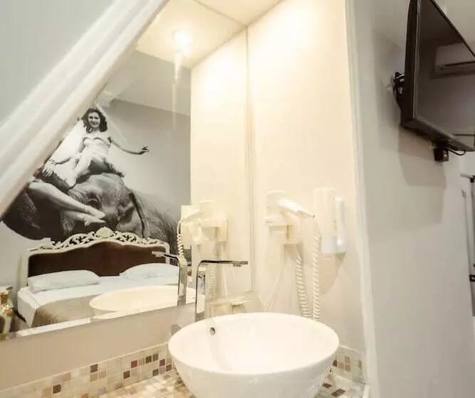 Royal Hotel De Paris