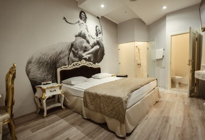 Royal Hotel De Paris