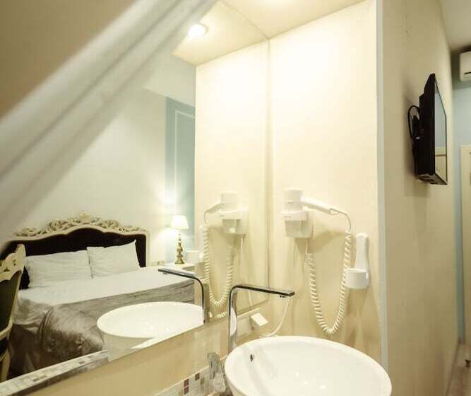 Royal Hotel De Paris