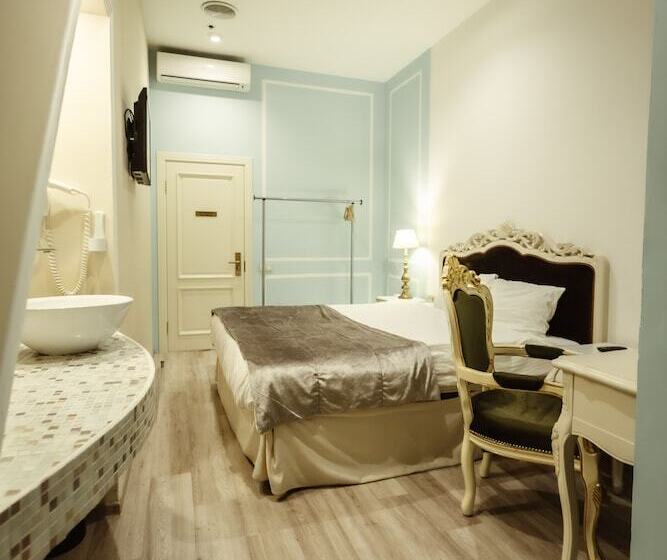 Royal Hotel De Paris