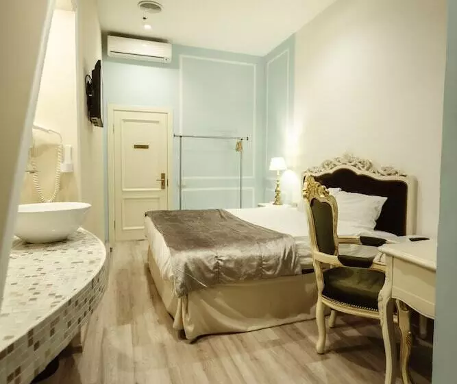 Royal Hotel De Paris