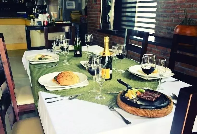 Отель San Carlos Tequisquiapan