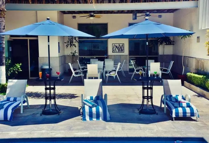 Отель San Carlos Tequisquiapan