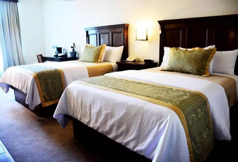 Отель San Carlos Tequisquiapan