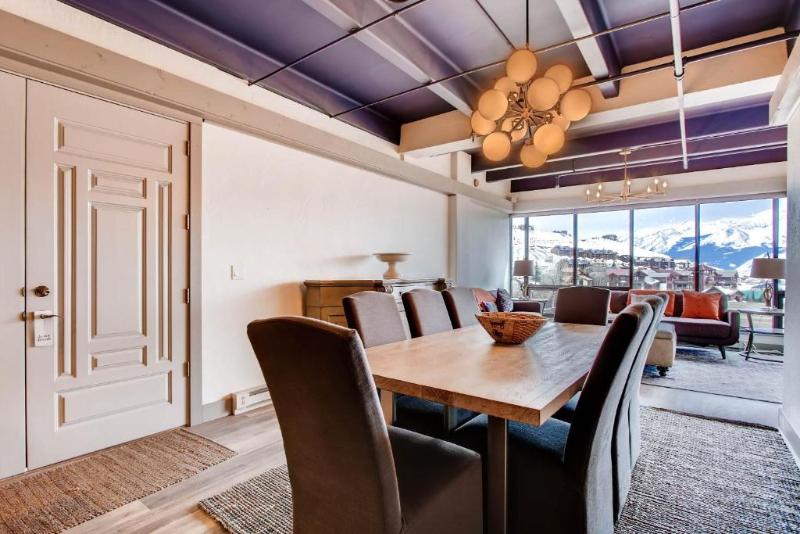 Отель The Plaza Condominiums