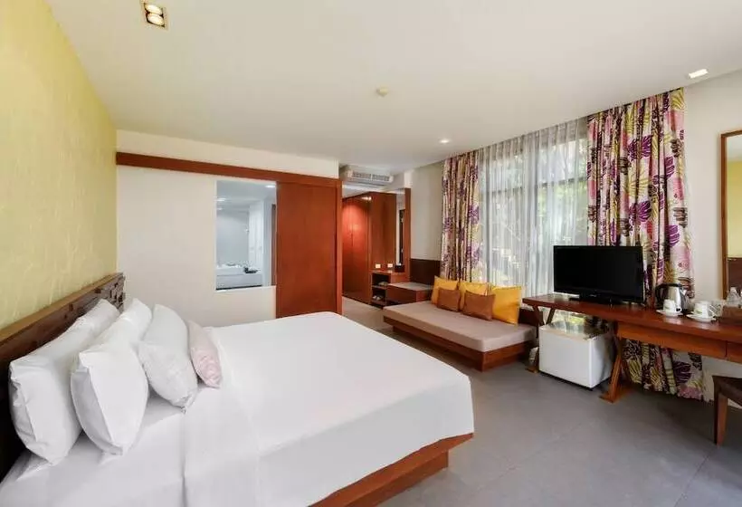 Karon Phunaka Resort