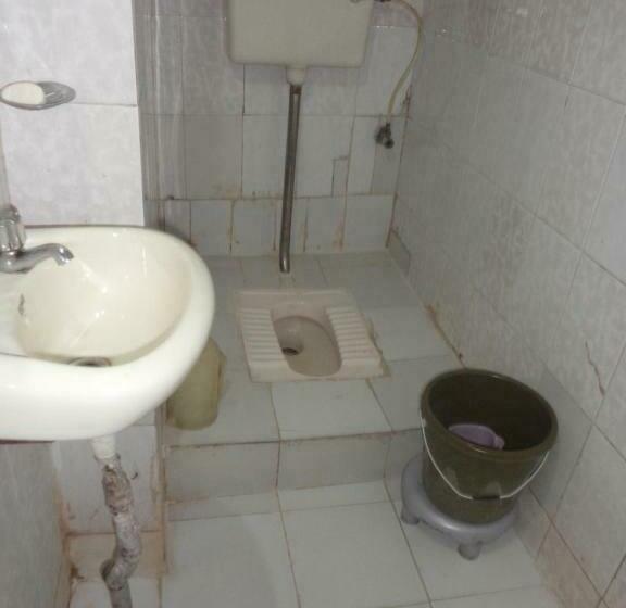 Budget Hotel Ayodhya 87