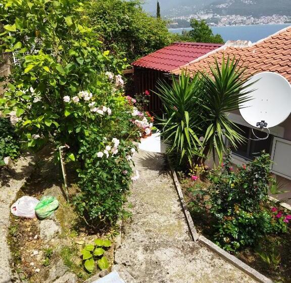 تختخواب و صبحانه Apartmani Srma Srma 2