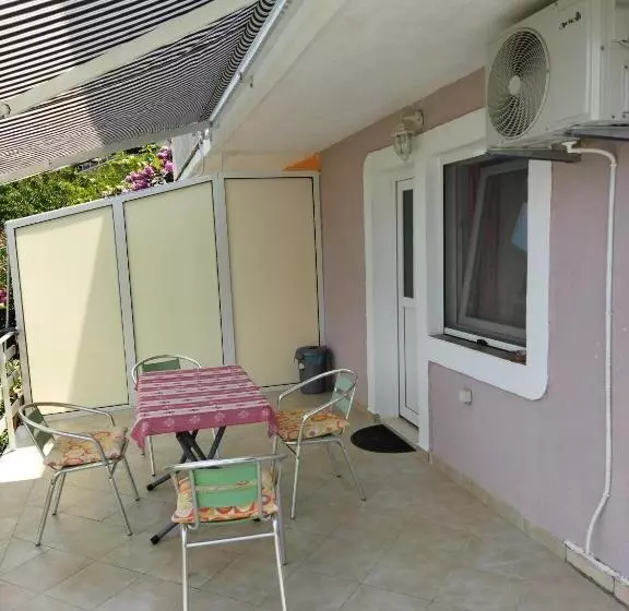 Bed and Breakfast Apartmani Srma Srma 2