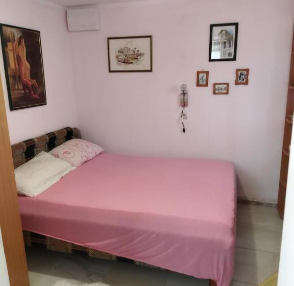 تختخواب و صبحانه Apartmani Srma Srma 2