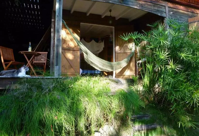 تختخواب و صبحانه Les Jardins De Cousinière