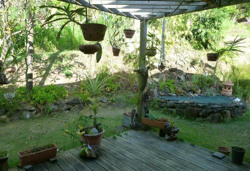 تختخواب و صبحانه Les Jardins De Cousinière