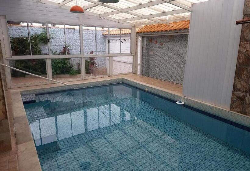 住宿加早餐  Maranata Casa Com Piscina   2 Minutos De Carro Até O Mar