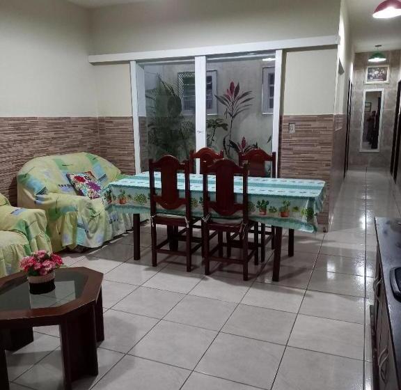 住宿加早餐  Maranata Casa Com Piscina   2 Minutos De Carro Até O Mar