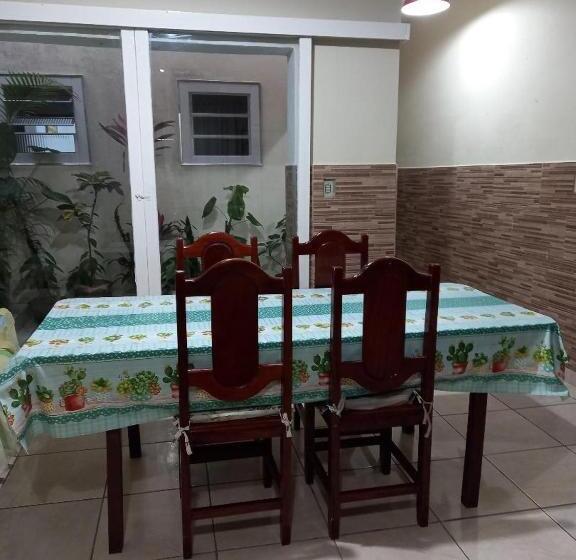 住宿加早餐  Maranata Casa Com Piscina   2 Minutos De Carro Até O Mar