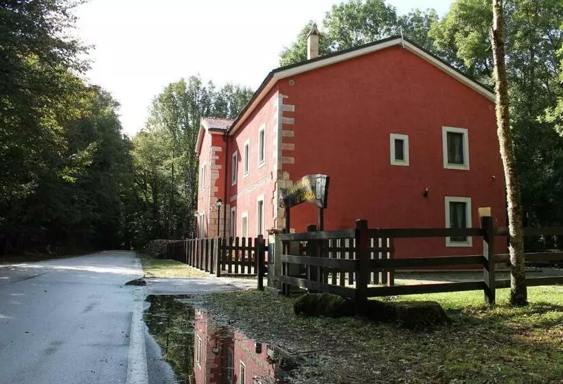 ホテル Cantoniera D Umbra Agriturismo