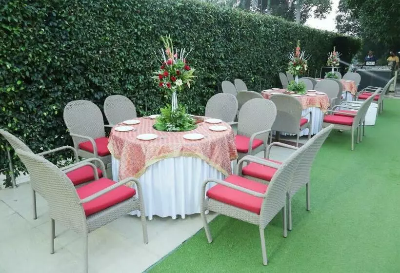 Hotelli Kailash Farms Earthen Life