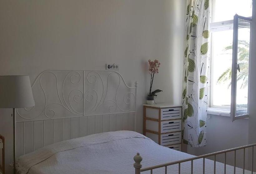 پانسیون Room Next To Porto Montenegro