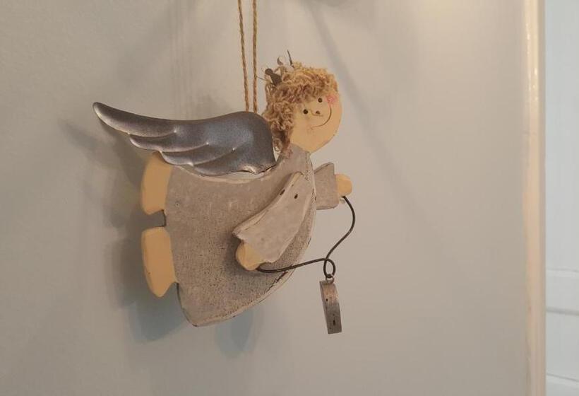 پانسیون Room Next To Porto Montenegro