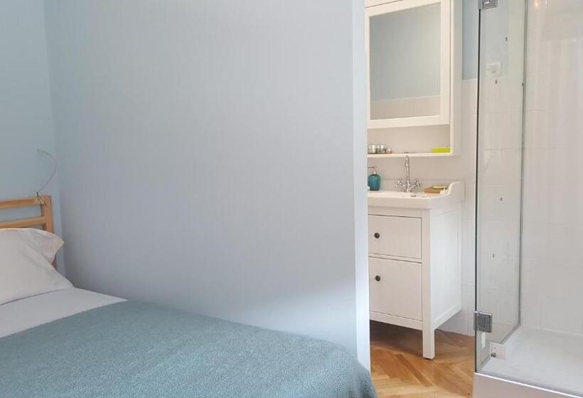 پانسیون Room Next To Porto Montenegro