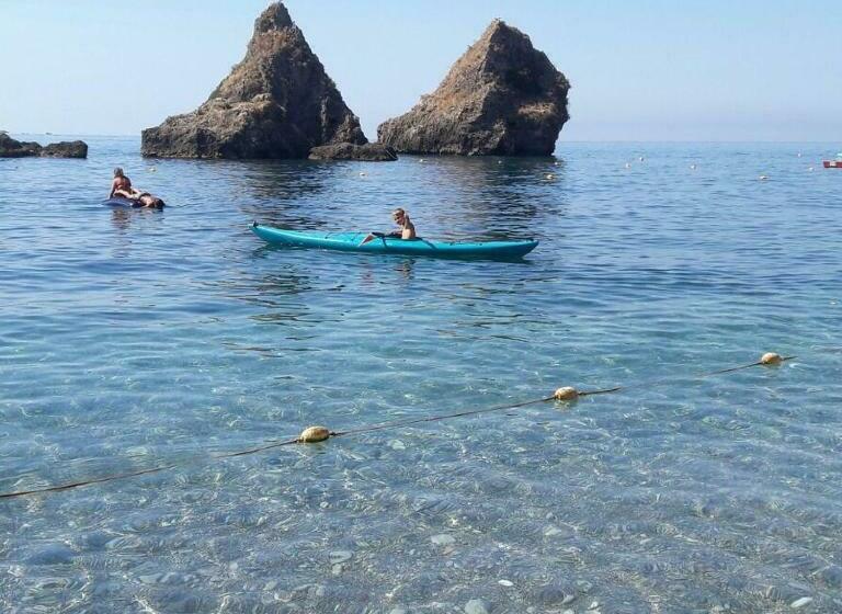 مبيت وإفطار Cala Di Luna House