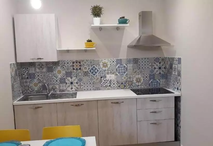 Aamiaismajoitus (B&B) Cala Di Luna House