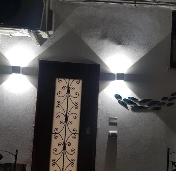 مبيت وإفطار Cala Di Luna House