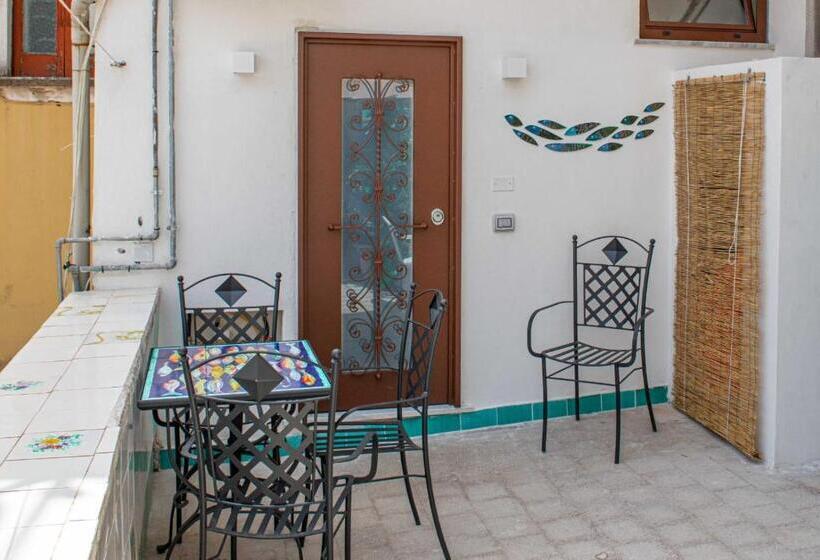 مبيت وإفطار Cala Di Luna House
