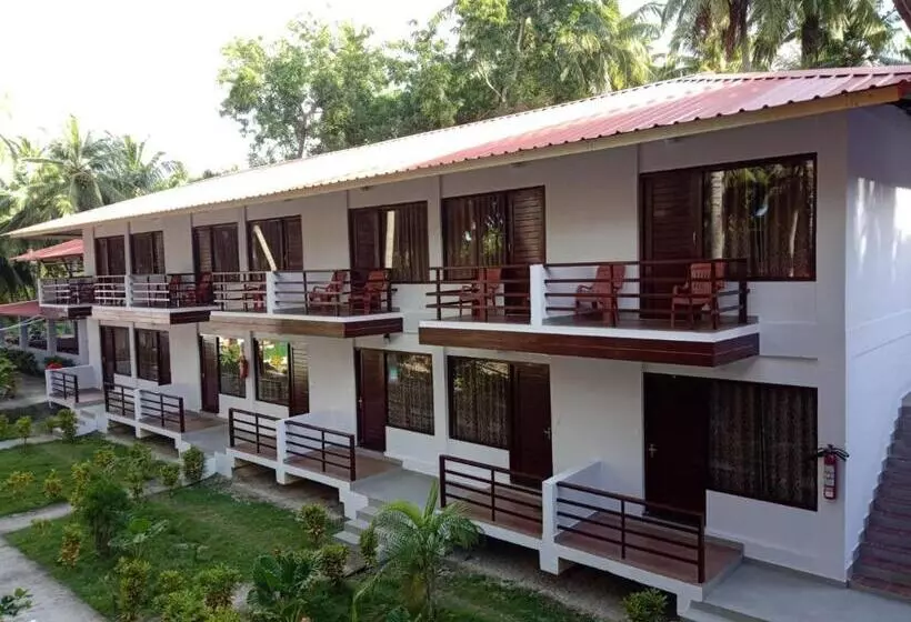 Coconhuts Beach Resort