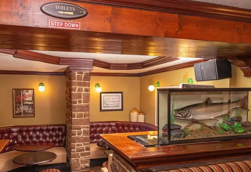 Larkins Pub Restaurant And B&b