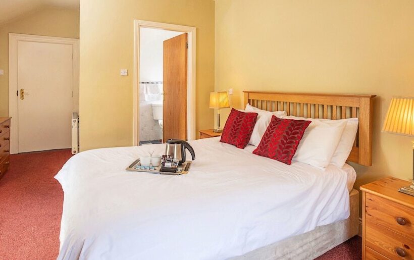 Larkins Pub Restaurant And B&b