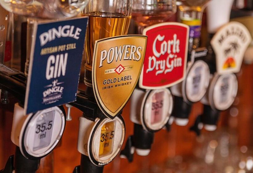 Larkins Pub Restaurant And B&b