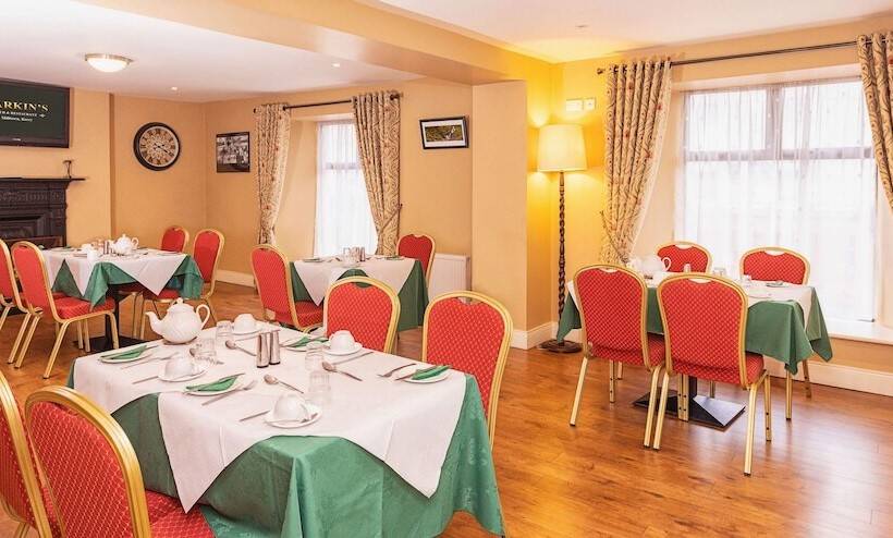 Larkins Pub Restaurant And B&b