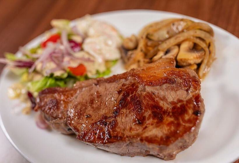 Larkins Pub Restaurant And B&b